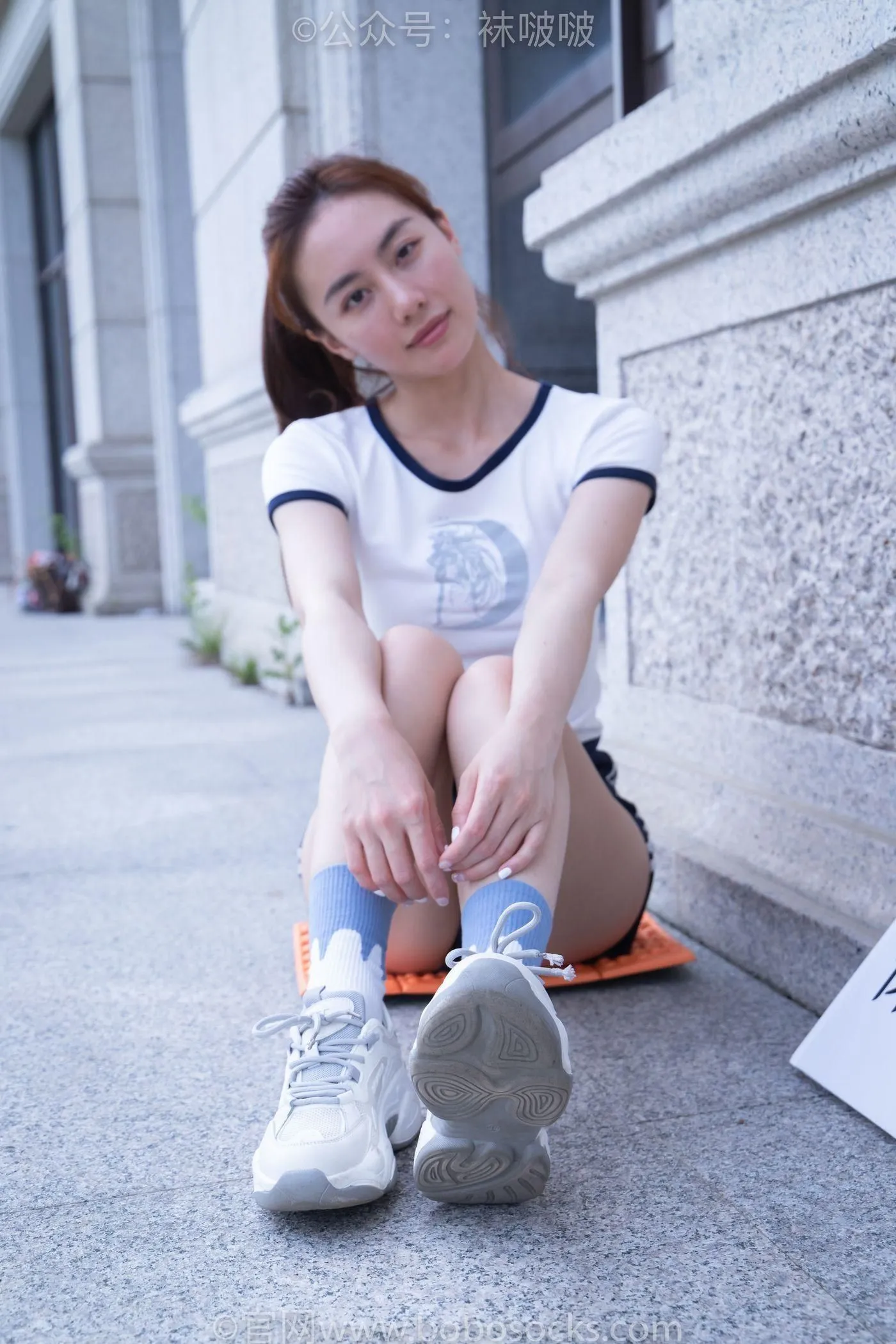 [BoBoSocks袜啵啵]NO.028 小米-运动鞋、白棉袜、裸足 [133P]插图7
